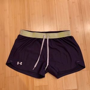 under armor loose fit short size xs